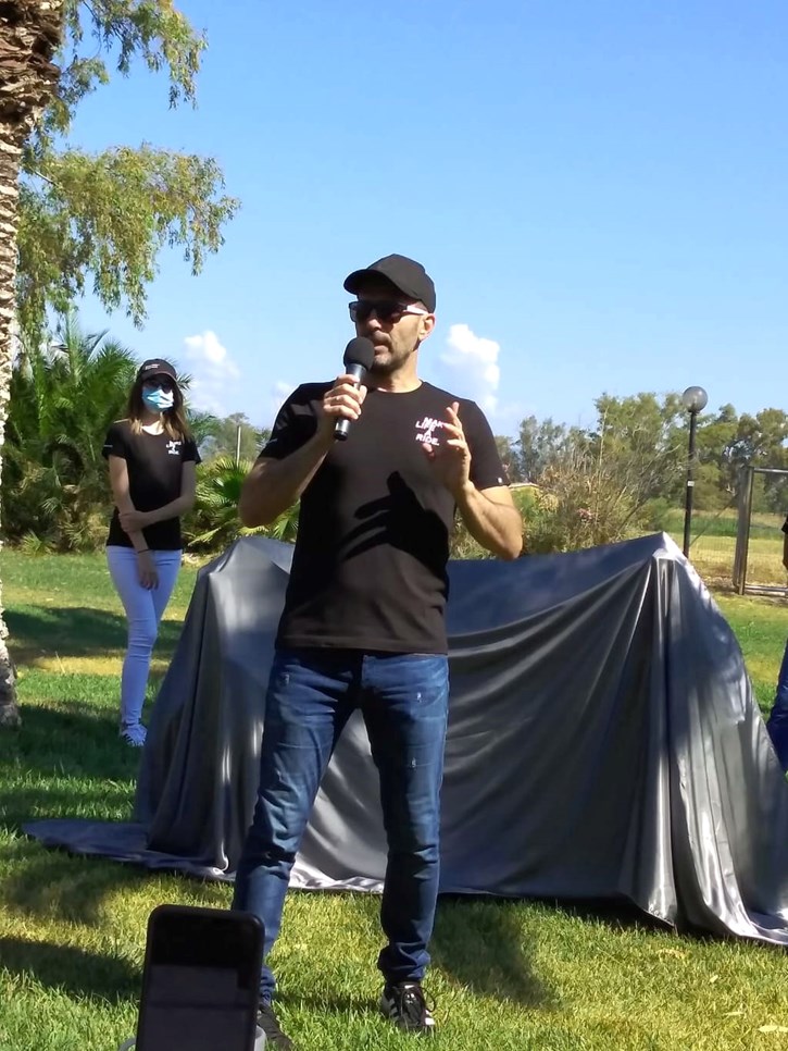 Ο κύριος Ιωάννης Δουλγερίδης (BMW Motorrad Manager) και η κυρία Δήμητρα Τύραλη (BMW Motorrad Sales & Marketing Specialist)